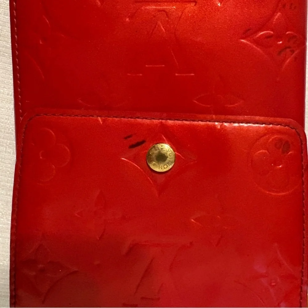 Louis Vuitton Vernis Walker Pouchette